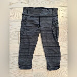 Lululemon Black Gray Space Dye Crop Leggings size 8